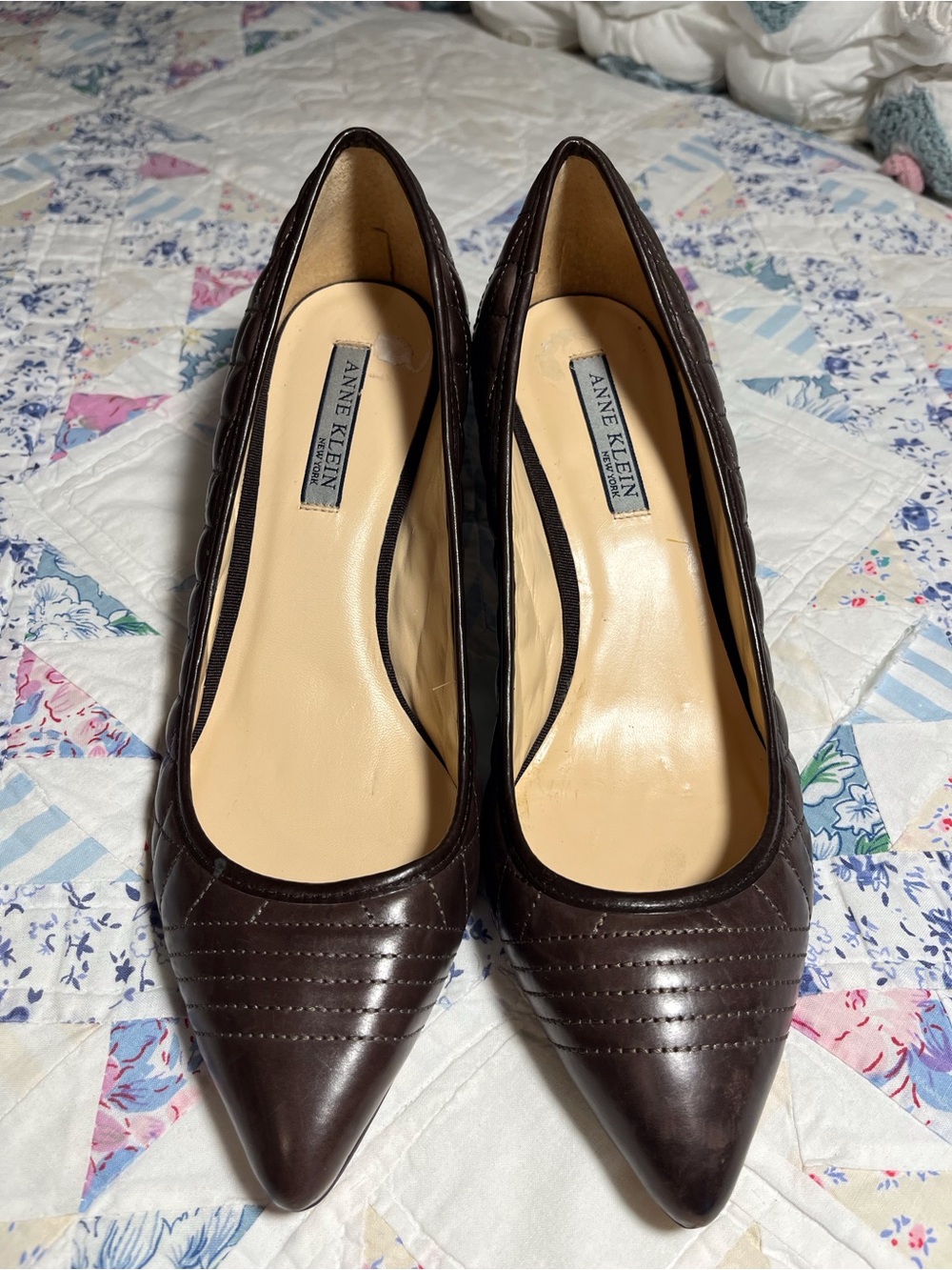 90s Y2K Anne Klein Brown Quilted Pointed-Toe kitten Heels